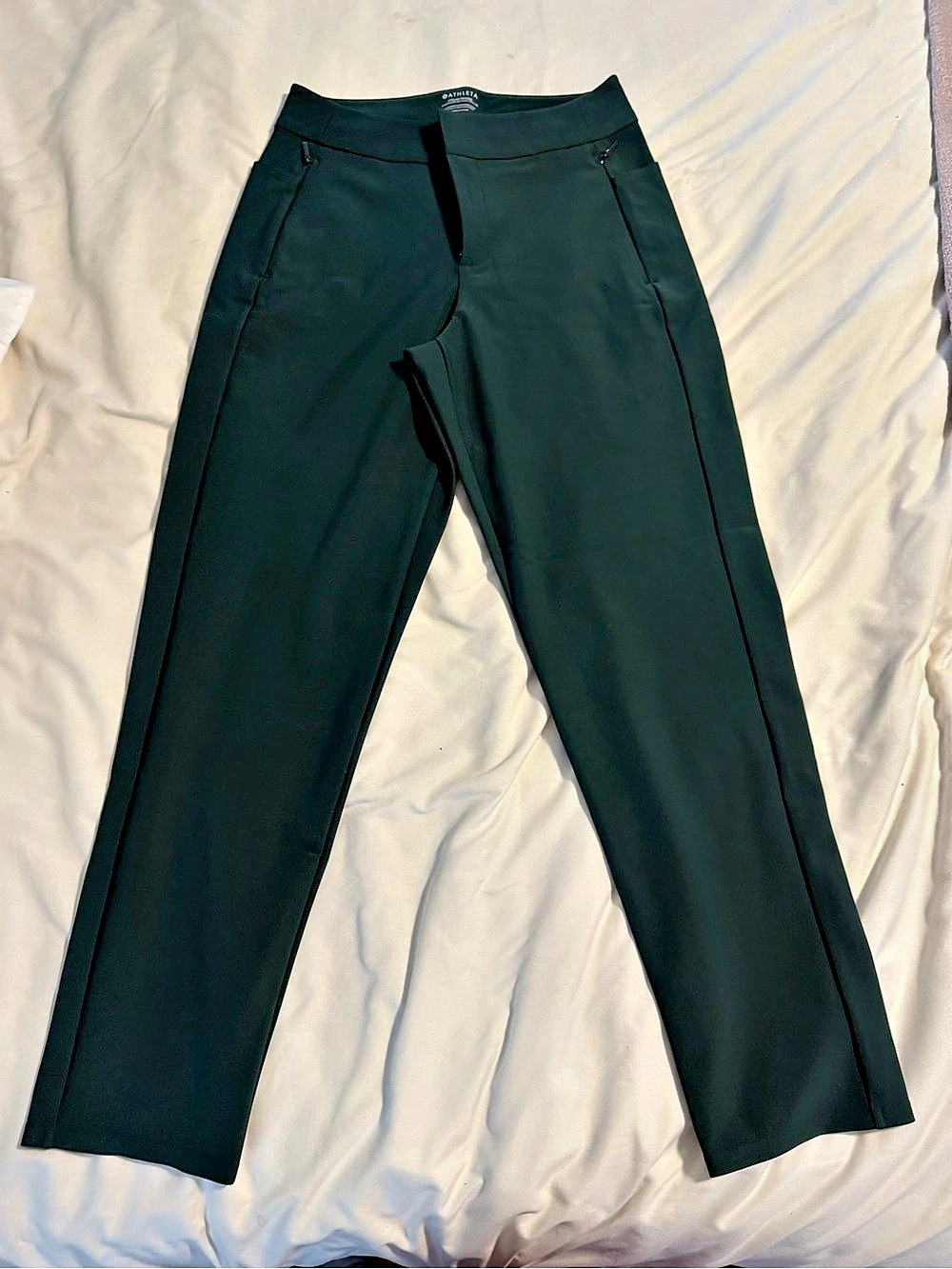Athleta Straight Leg Pants in Green Size 6 Like New